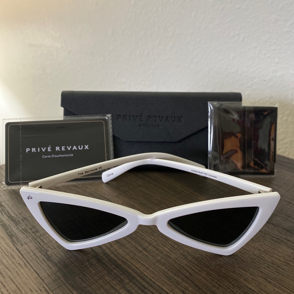 NWT Privé Revaux limited edition “Bermuda” shades WHITE